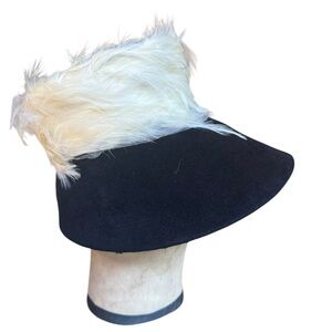 1940s/50s Half-Hat Black Felt Wrapped in‎ Ostrich or Marabou Feathers